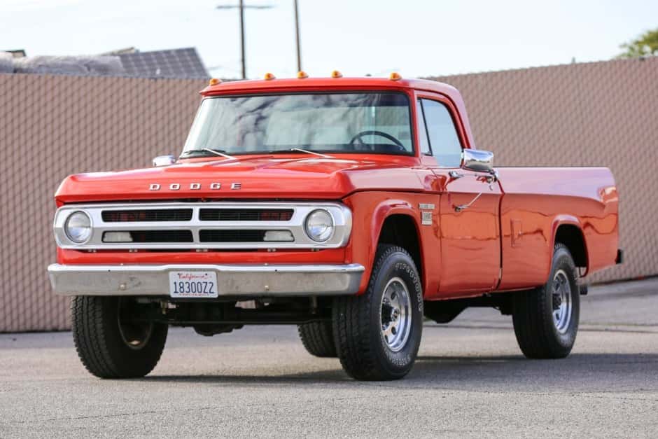 1971 Dodge Power Wagon sold for $15,750