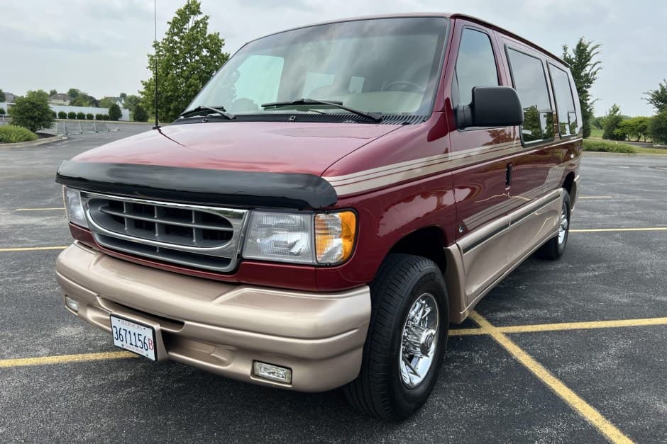 2001 Ford Econoline Van sold for $16,350