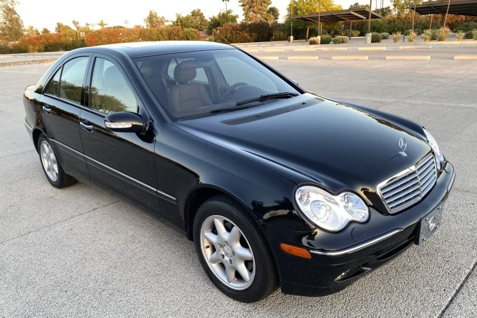 2004 Mercedes-Benz W203 C-Class sold for $9,750