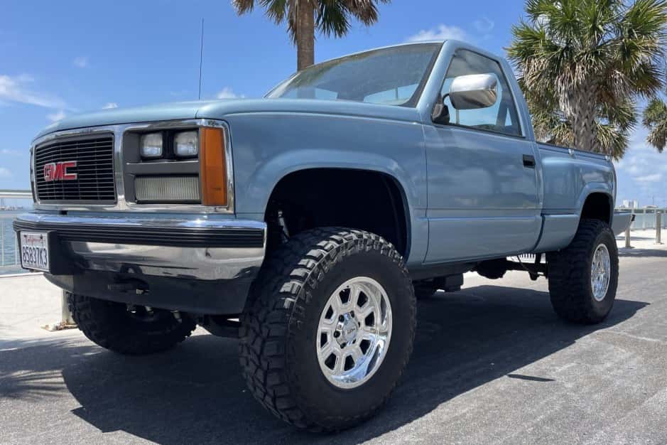 1989 GMC Sierra (GMT400 1988-2002) sold for $21,250