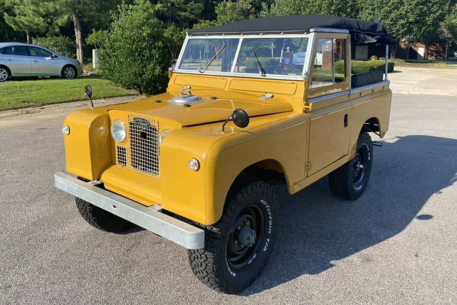 1961 Land Rover Series 88 sold for $27,500