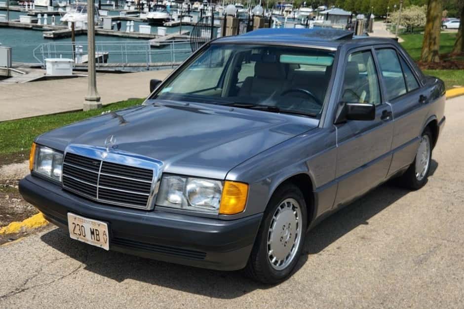1991 Mercedes-Benz W201 190 sold for $5,850