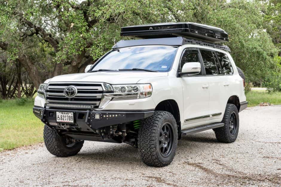 2016 Toyota Land Cruiser 200-Series sold for $55,400