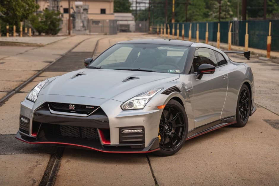 2021 Nissan GT-R R35 sold for $181,000