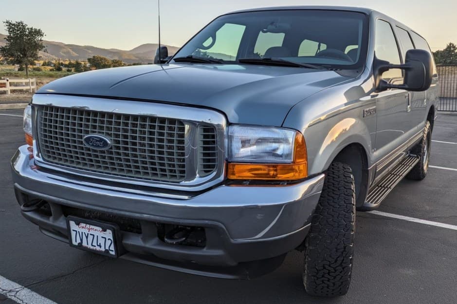 2001 Ford Excursion sold for $17,250