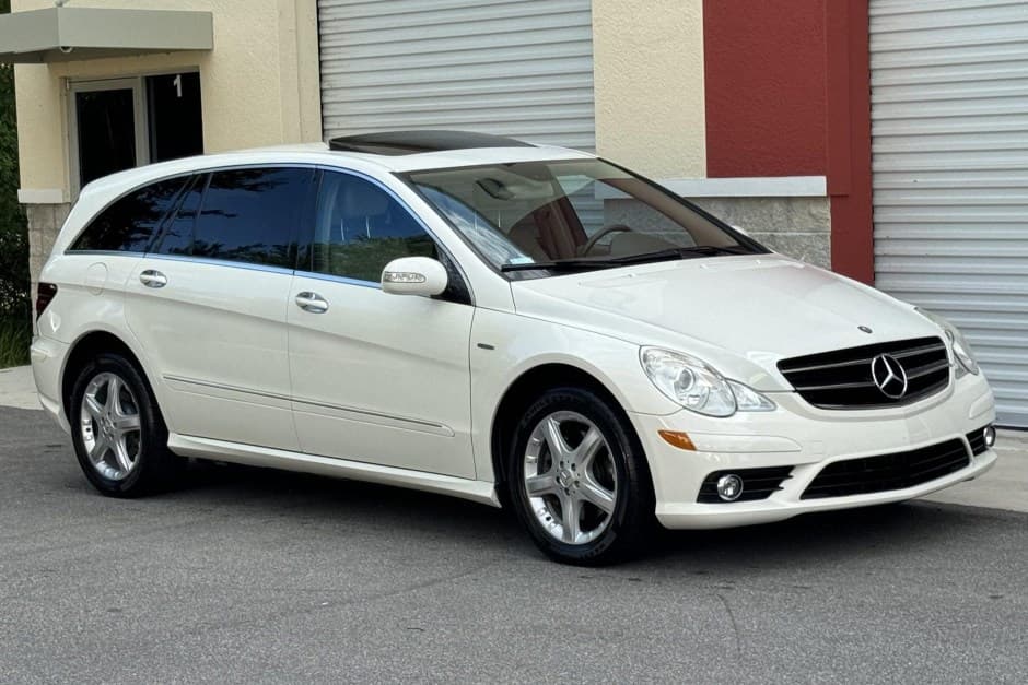 2010 Mercedes-Benz W251 R-Class sold for $9,900