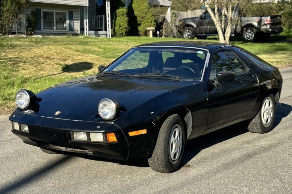 1980 Porsche 928 sold for $7,500