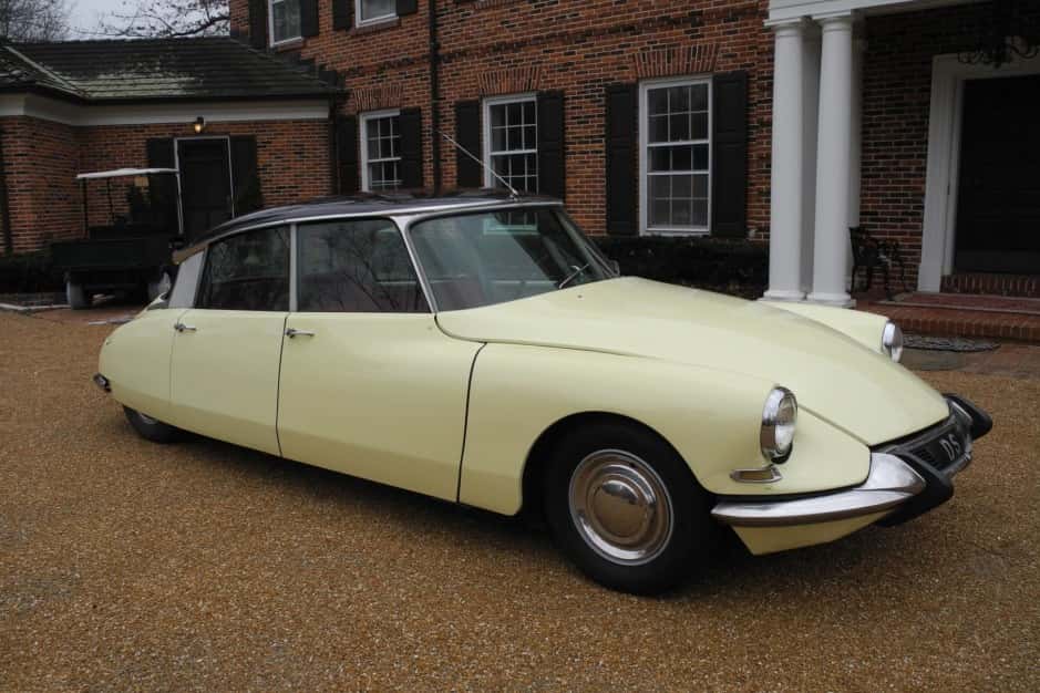 1967 Citroen DS sold for $22,000