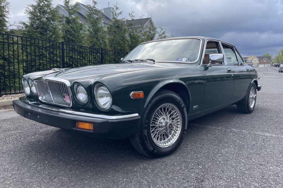 1986 Jaguar XJ Series 3 (1980-1992) sold for $13,500