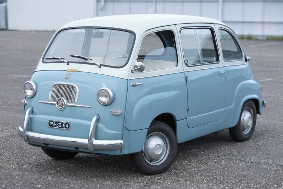 1957 Fiat 600 Multipla sold for $24,567