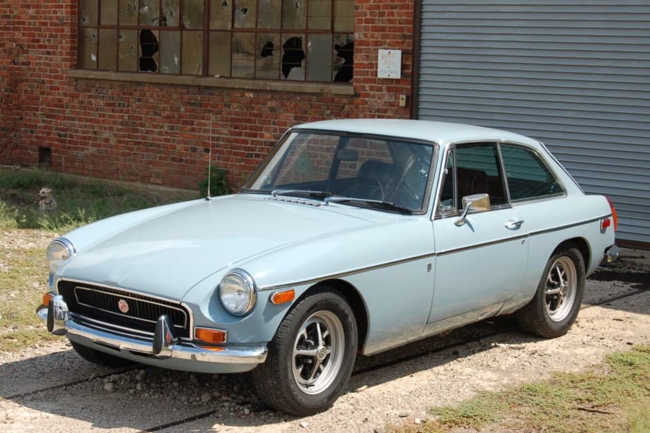 1972 MG MGB sold for $9,100
