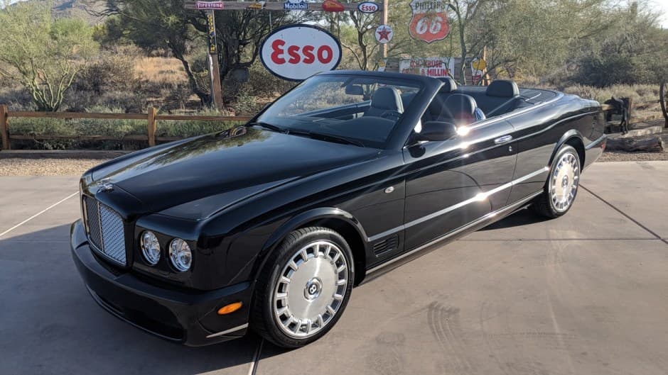 2009 Bentley Azure sold for $82,500