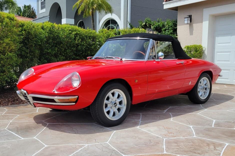 1966 Alfa Romeo 105/115 Spider Series 1 sold for $54,500