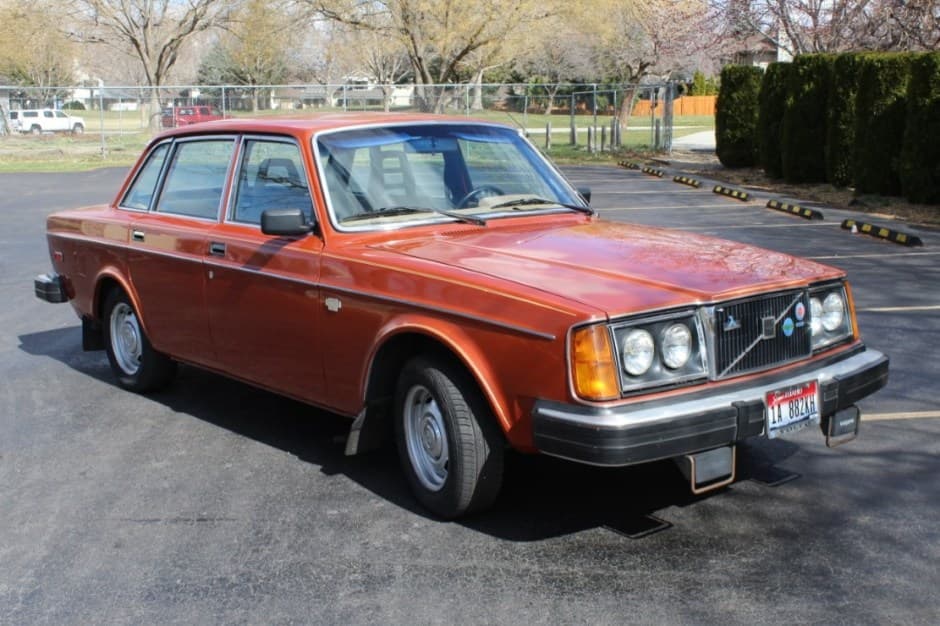 1978 Volvo 240 sold for $6,550