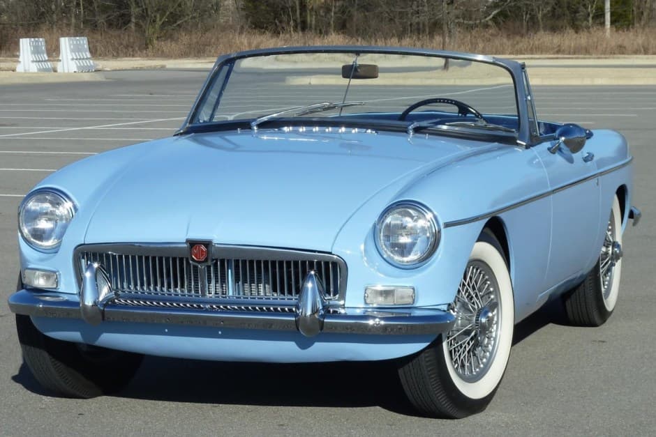 1963 MG MGB sold for $24,111