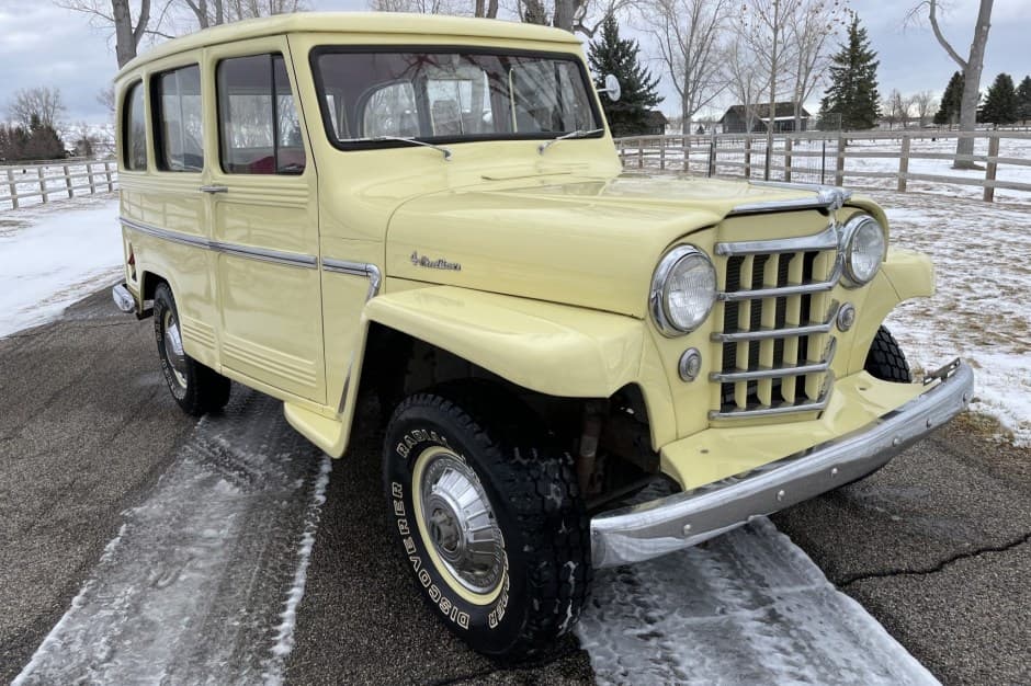 1962 Willys Jeep Wagon sold for $16,000