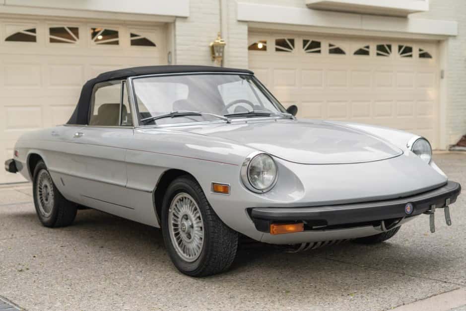 1976 Alfa Romeo 105/115 Spider Series 2 sold for $10,250