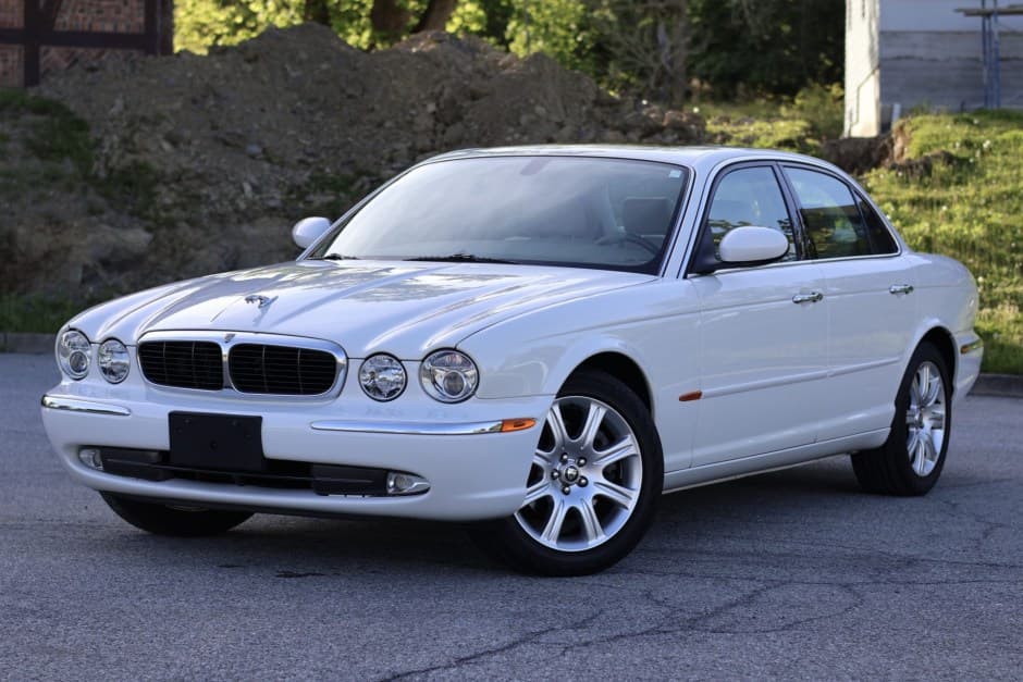 2004 Jaguar X350/X356/X358 XJ (2004-2009) sold for $10,000