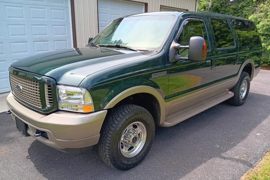 2004 Ford Excursion sold for $25,000