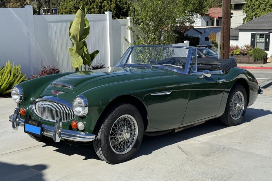 1967 Austin-Healey 3000 sold for $33,750