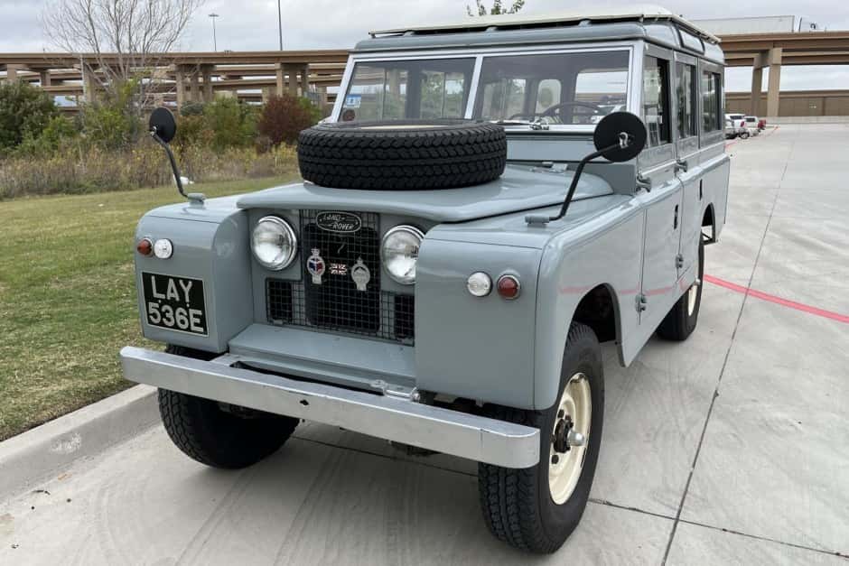 1961 Land Rover Series 109 sold for $28,500