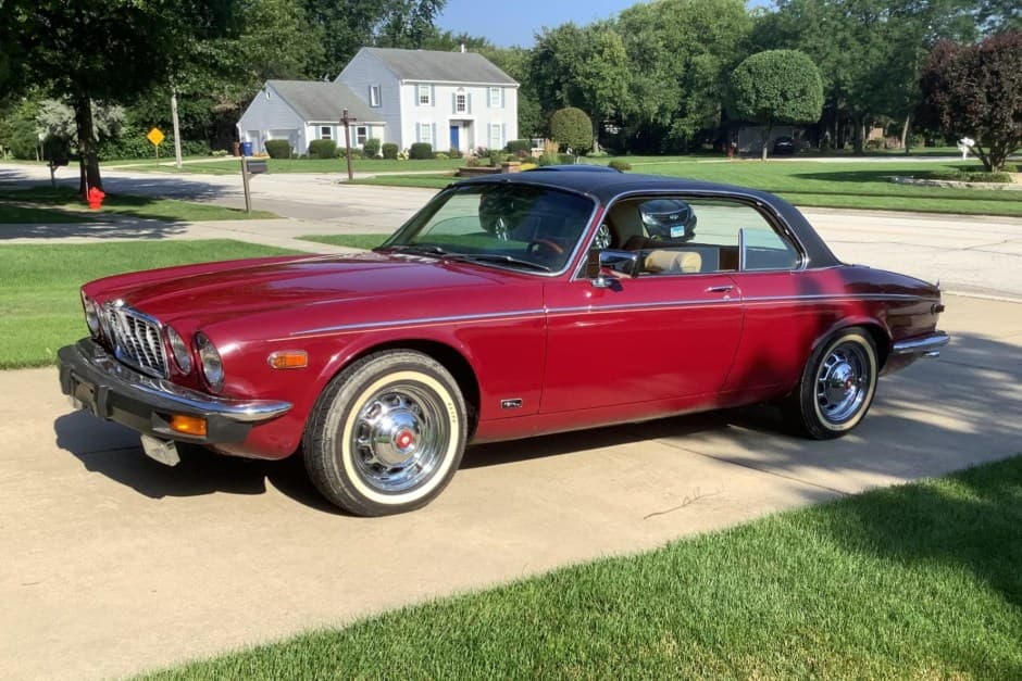 1975 Jaguar XJ Coupe (1975-1978) sold for $24,000