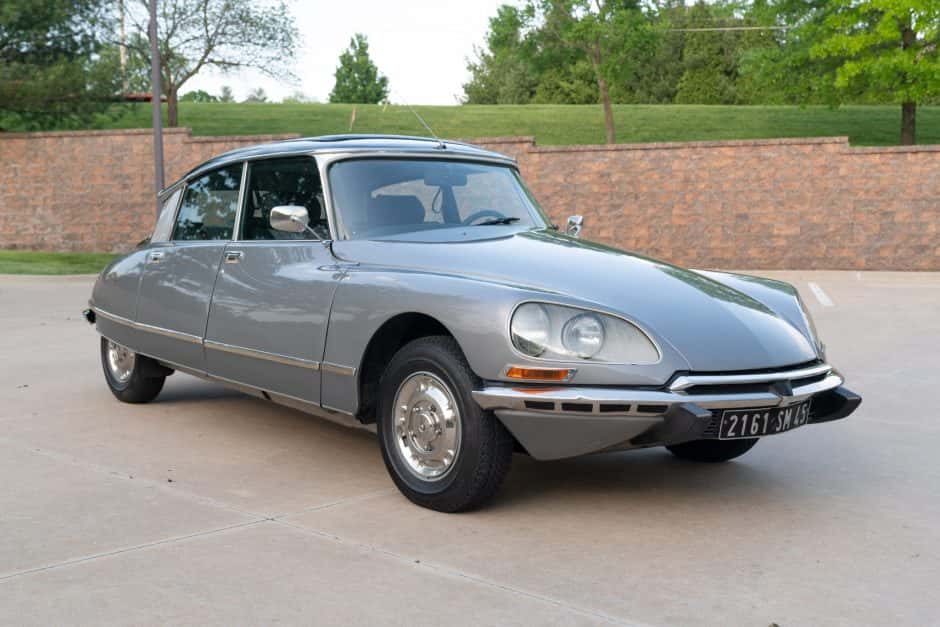 1975 Citroen DS sold for $33,000