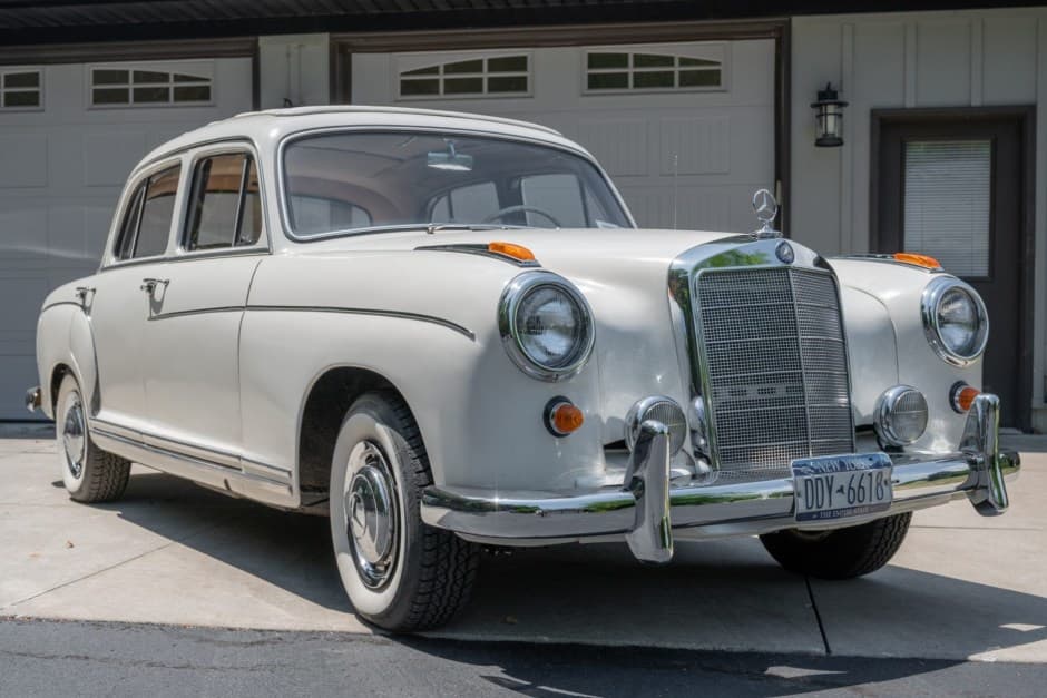 1959 Mercedes-Benz Ponton sold for $21,000