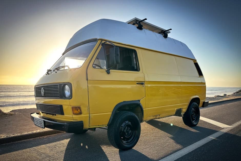 1988 Volkswagen Vanagon sold for $13,055