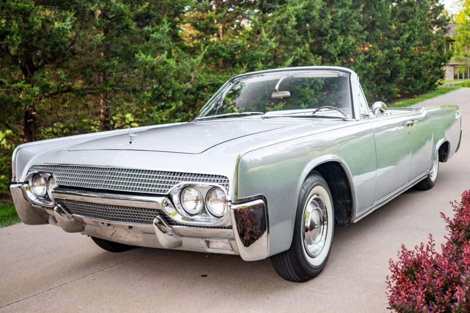 1961 Lincoln Continental (1961-1969) sold for $57,500