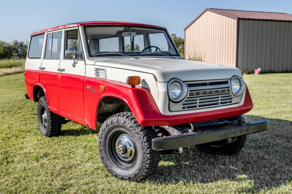 1972 Toyota Land Cruiser FJ55 sold for $13,400