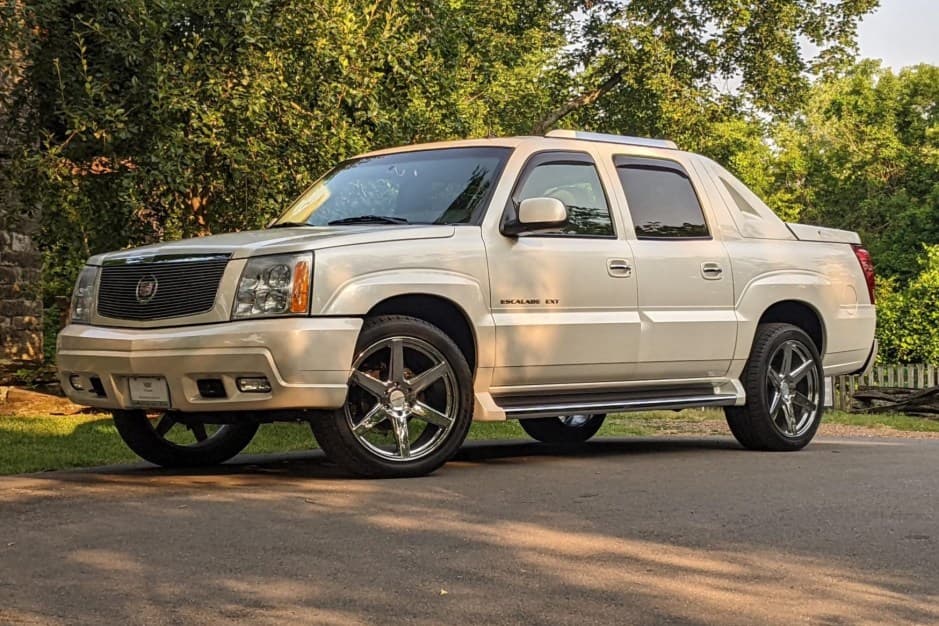 2002 Cadillac Escalade & EXT GMT800 (2002-2006) sold for $21,750