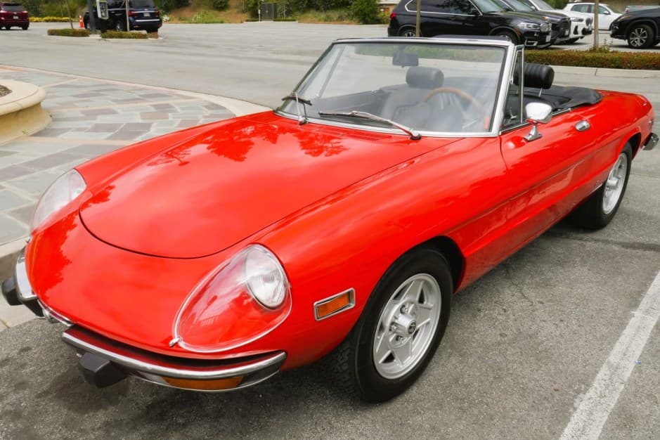 1973 Alfa Romeo 105/115 Spider Series 2 sold for $25,000