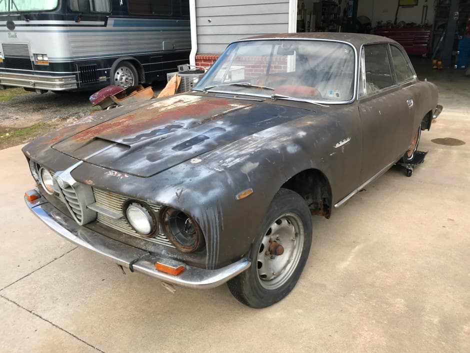 1965 Alfa Romeo 106-Series 2600 sold for $1,200