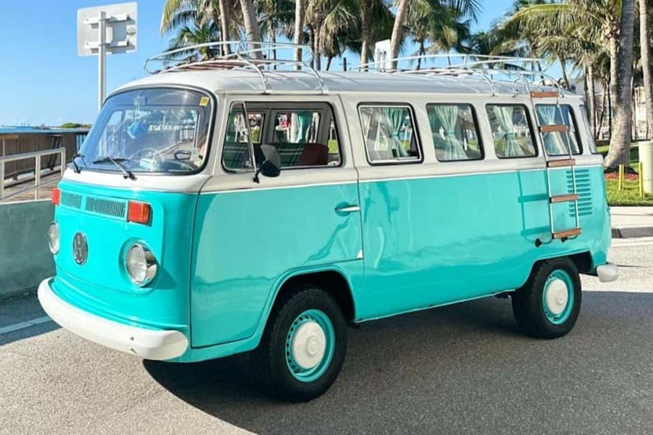 1983 Volkswagen Bay-Window Bus sold for $23,750