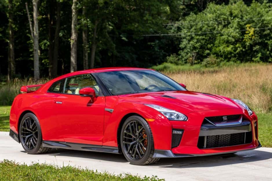 2017 Nissan GT-R R35 sold for $100,000