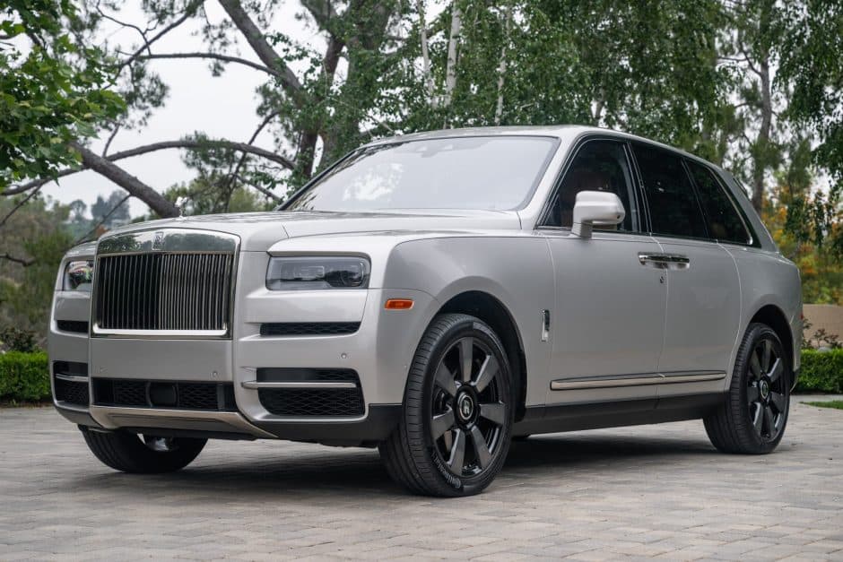 2022 Rolls-Royce Cullinan sold for $303,000