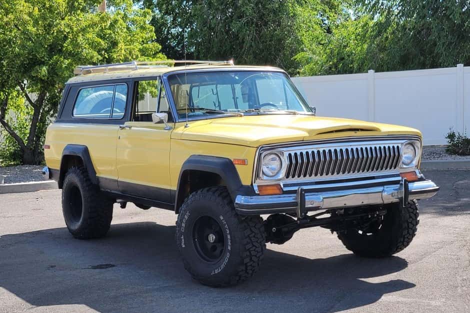 1976 Jeep SJ Cherokee sold for $13,800