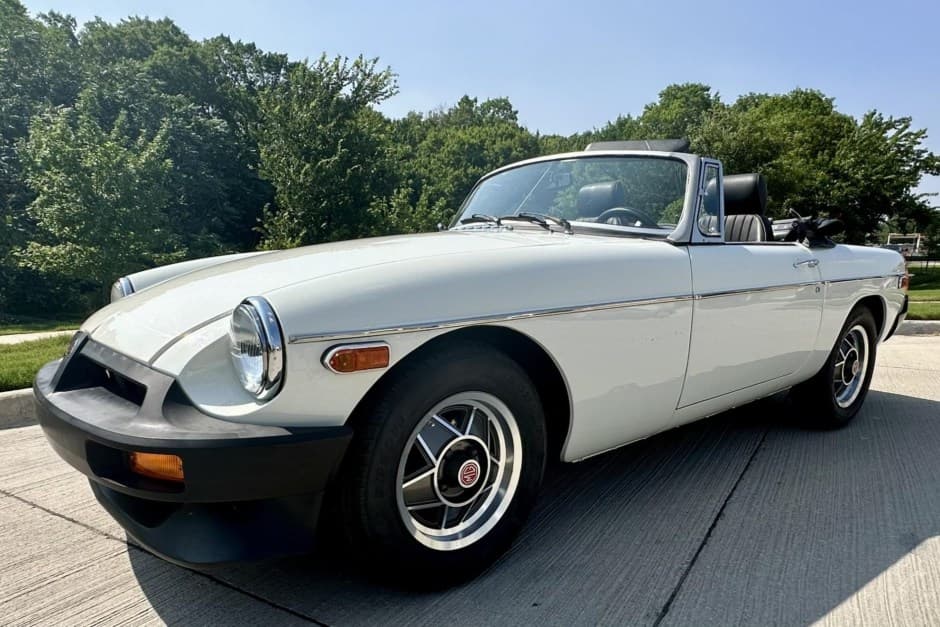 1980 MG MGB sold for $13,200