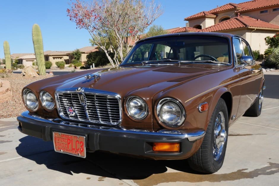 1977 Jaguar XJ Series 2 (1974-1979) sold for $14,500