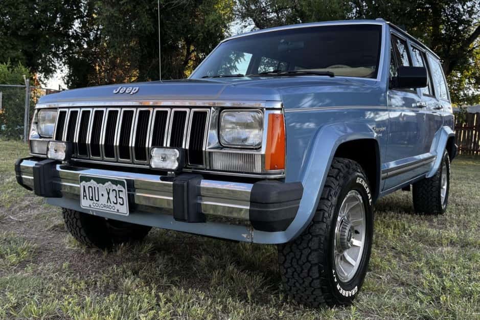 1985 Jeep XJ Cherokee sold for $11,750