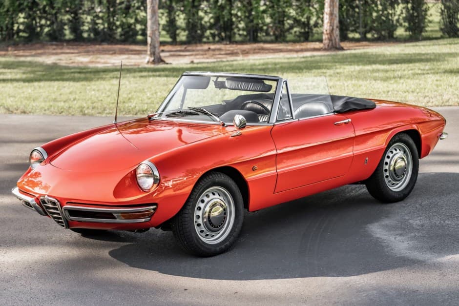 1966 Alfa Romeo 105/115 Spider Series 1 sold for $30,750