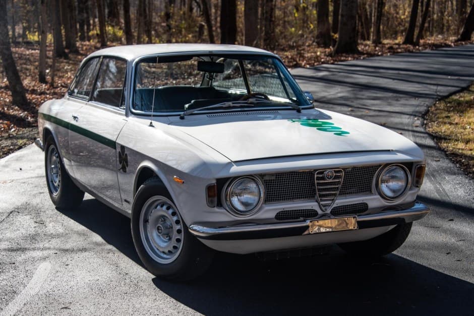 1975 Alfa Romeo 105/115 Series Coupe sold for $115,000