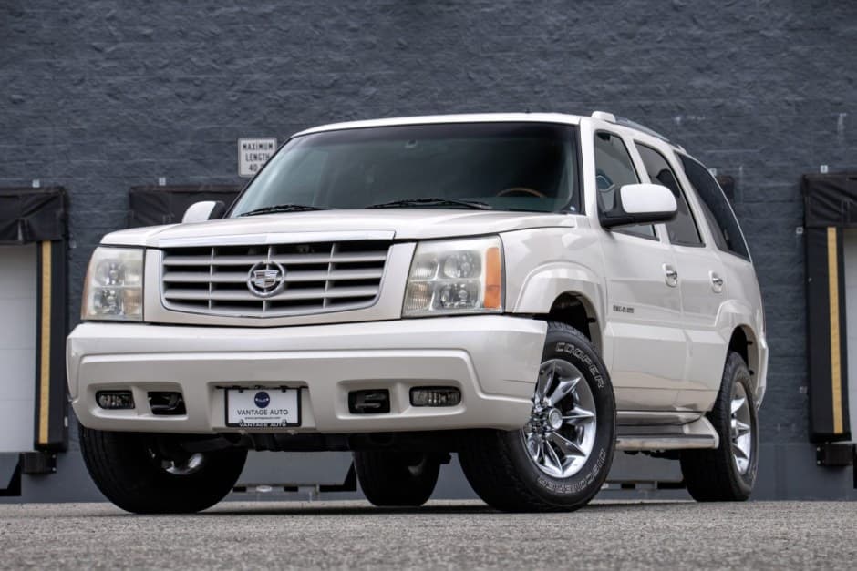 2002 Cadillac Escalade & EXT GMT800 (2002-2006) sold for $10,750