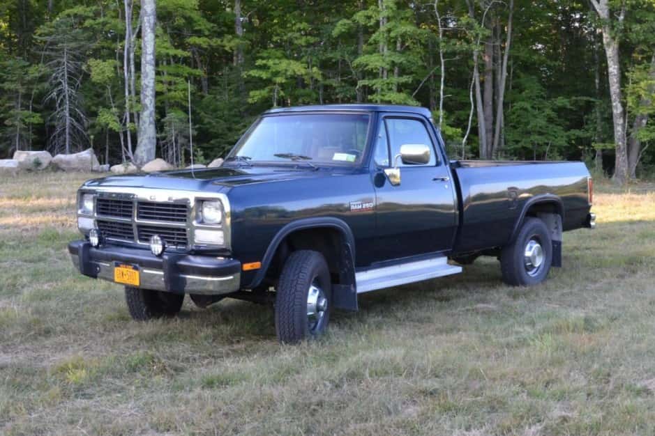 1992 Dodge Ram (1981-1993) sold for $17,750