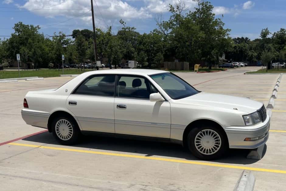 1997 Toyota Crown sold for $6,969
