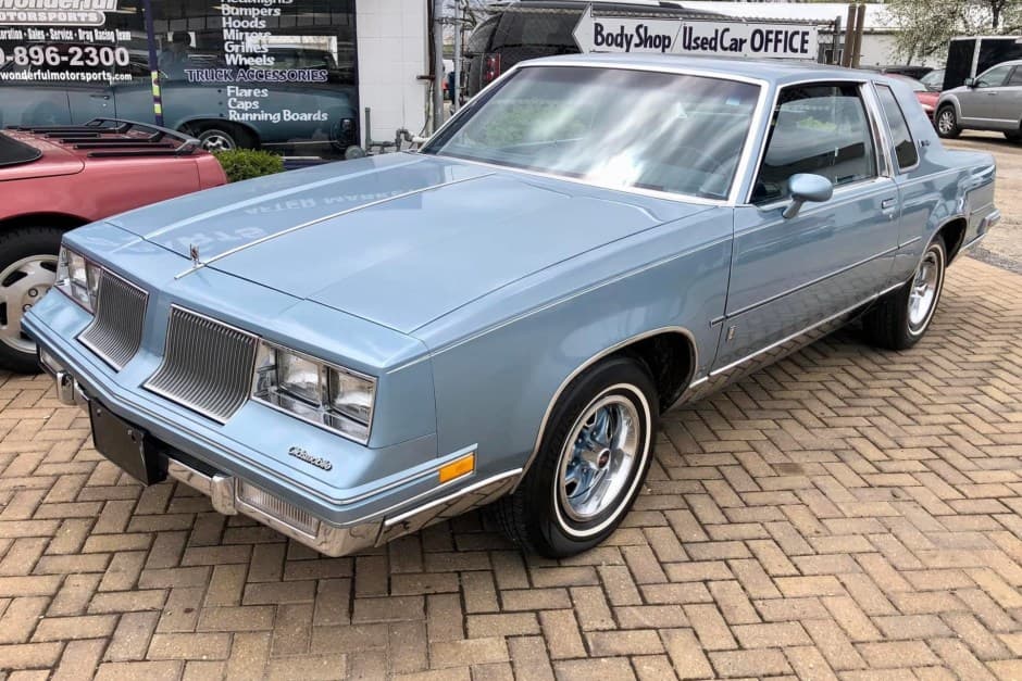 1986 Oldsmobile Cutlass sold for $15,700