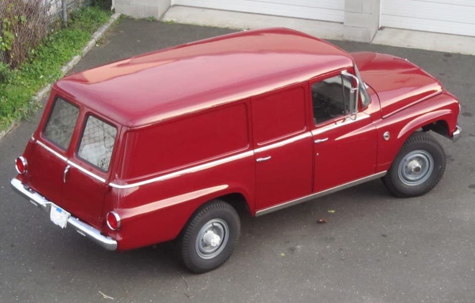 1967 International Harvester Travelall sold for $13,500