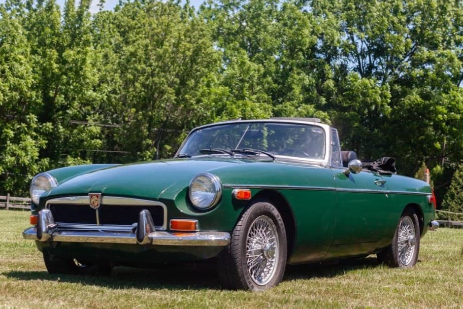 1973 MG MGB sold for $6,100