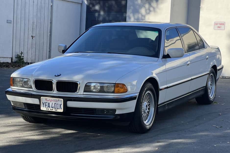 1998 BMW E38 7-Series sold for $9,300